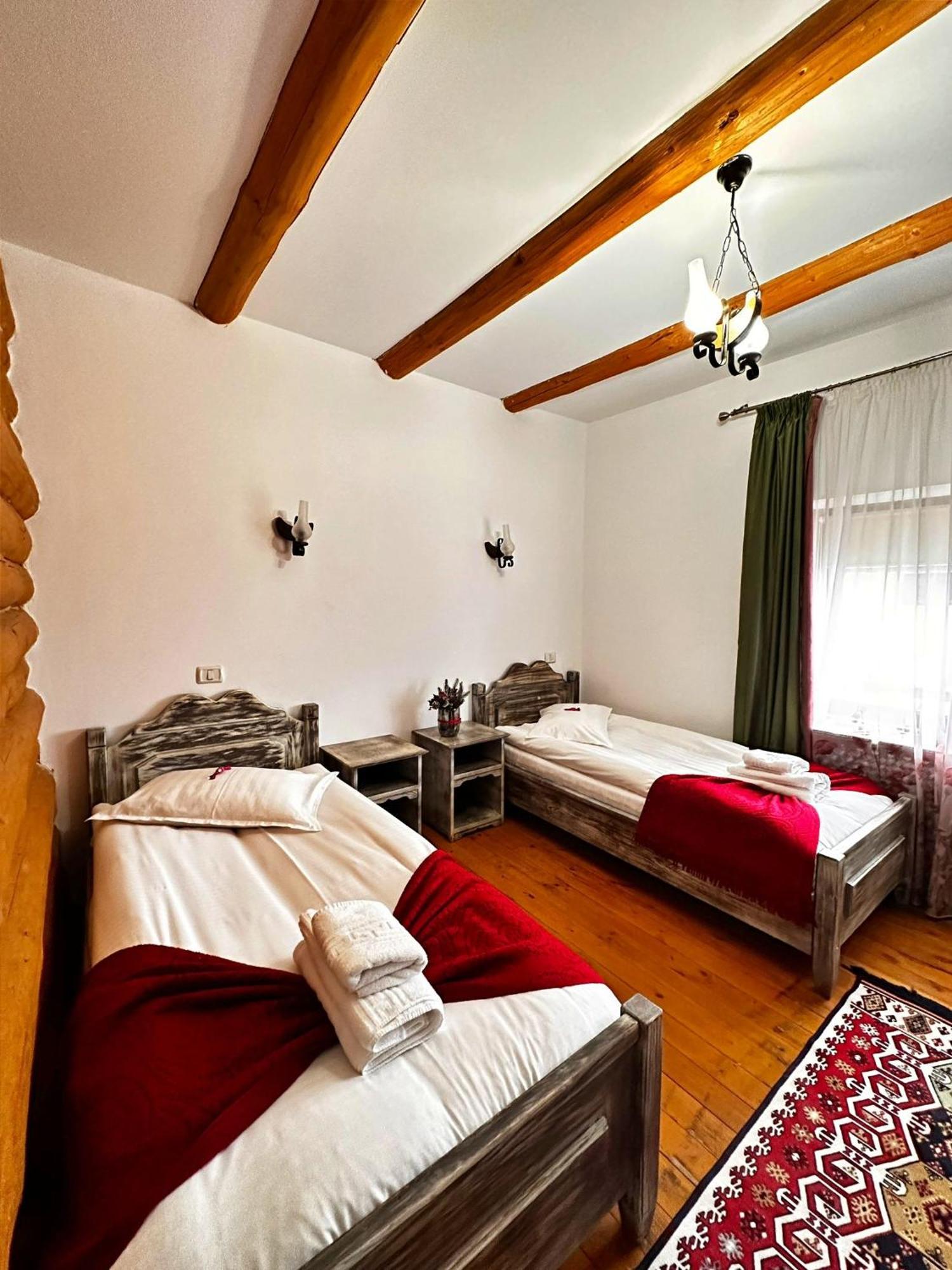 Domeniul Haiducilor Bucovina Suceava Exterior photo